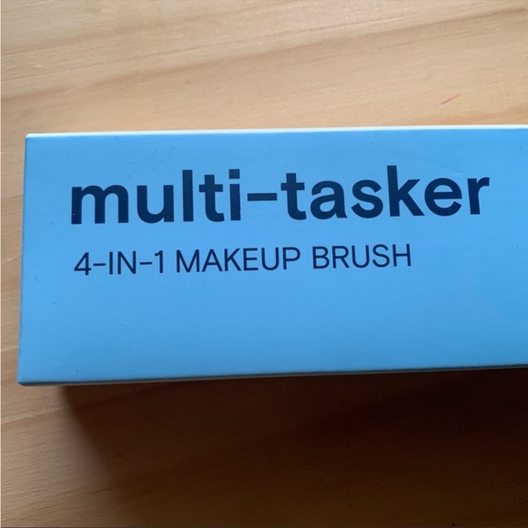 Alleyoop Multi-Tasker 4-In-1 Makeup Brush - Picture 2 of 5